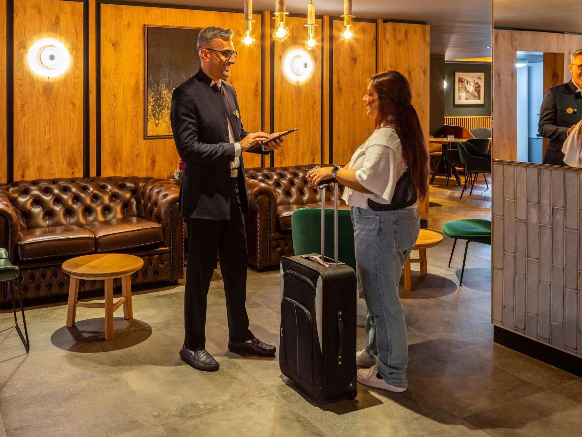 Novotel Birmingham Airport Terminal Building - Nec Bickenhill Dış mekan fotoğraf